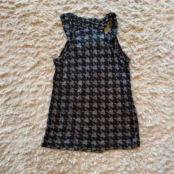 New directions brand black and silver houndstooth top Women’s size medium - Picture 3 of 5
